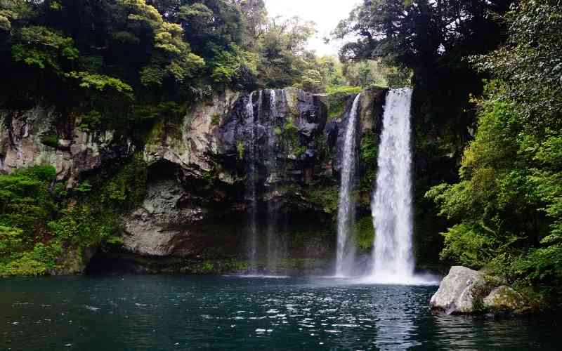 8-cidades-morar-cachoeiras